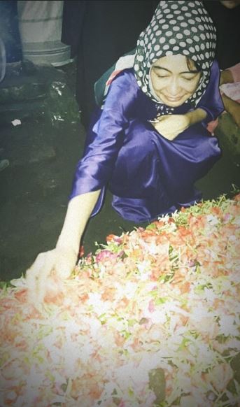 Ayahnya meninggal kecelakaan, ini 8 potret duka Uut Permatasari