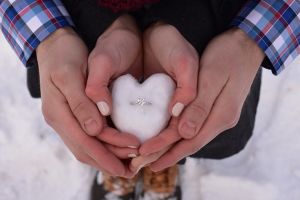 10 Konsep lamaran paling romantis, so sweet banget