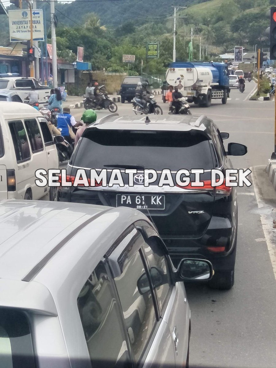 12 Meme lucu pakai plat nomor ini endingnya baper