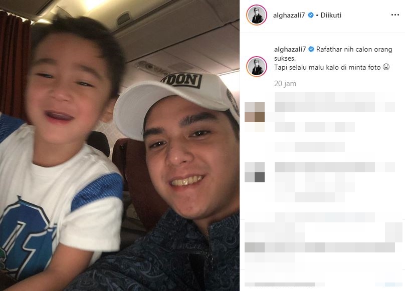 Foto bareng Rafathar, gigi Al Ghazali malah jadi sorotan