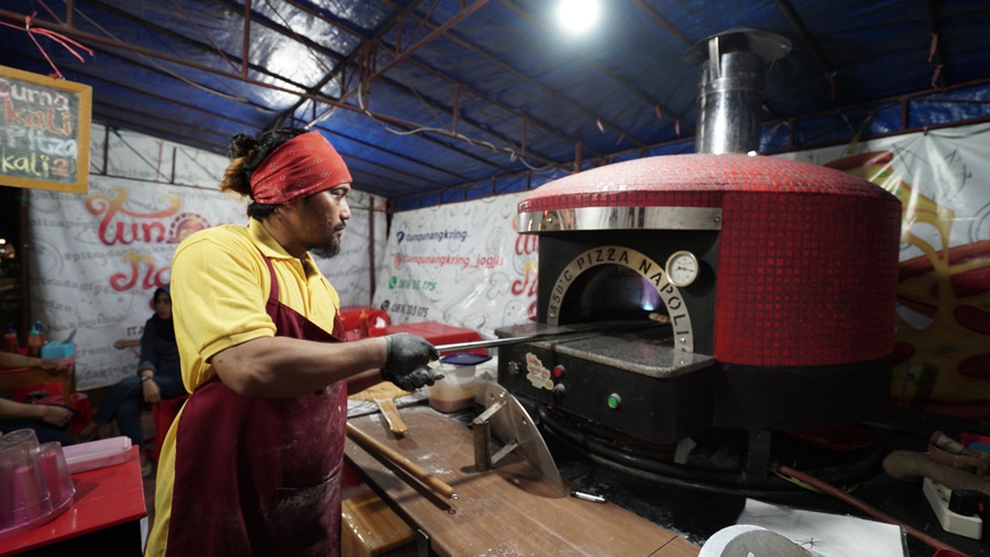 Pizza kaki lima di Jogja yang rasanya nggak kalah dari restoran