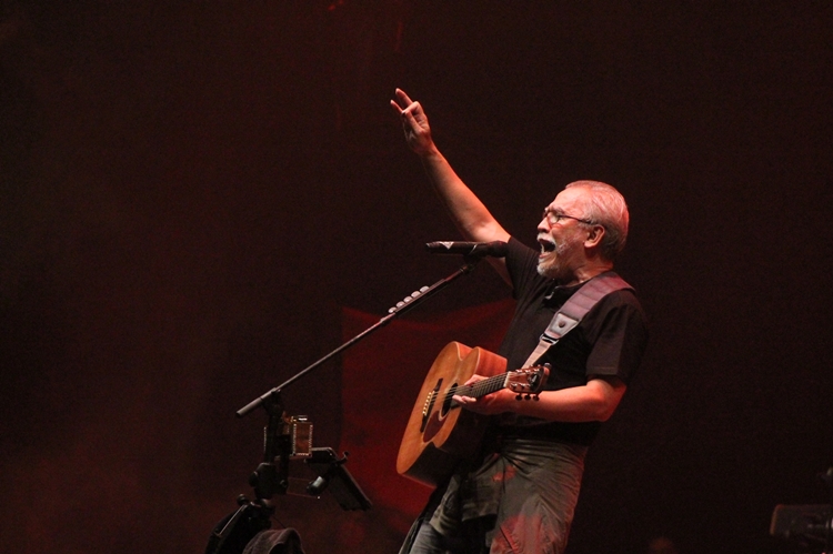 11 catatan konser Aku Cinta Iwan Fals yang penuh warna kebhinekaan  