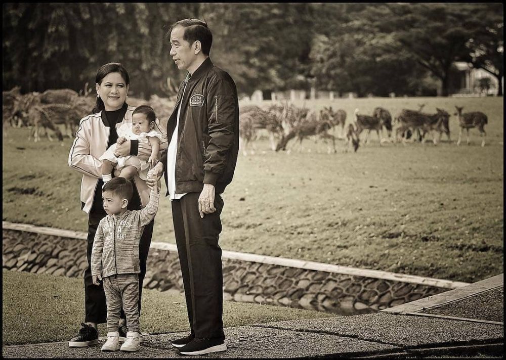9 Potret Ibu Negara Iriana momong cucu Jan Ethes & Sedah Mirah
