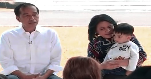 9 Potret Ibu Negara Iriana momong cucu Jan Ethes & Sedah Mirah