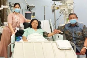 Senyuman Ani Yudhoyono berjuang melawan kanker darah, bikin haru