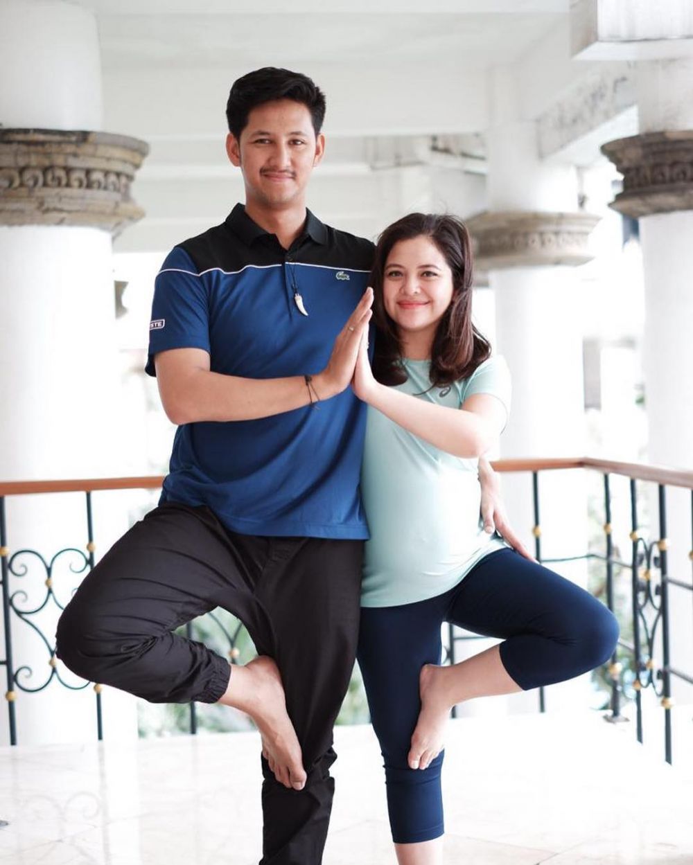 8 Momen Tasya Kamila ikuti kelas menyusui & yoga, didampingi suami