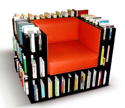 10 Inspirasi sofa merangkap rak buku ini bikin semangat membaca