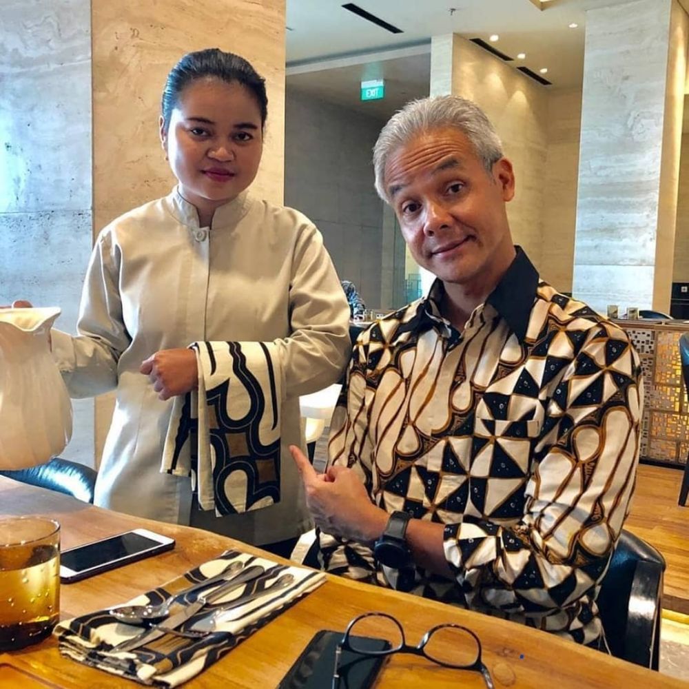 Baju batiknya mirip serbet hotel, ini reaksi lucu Ganjar Pranowo
