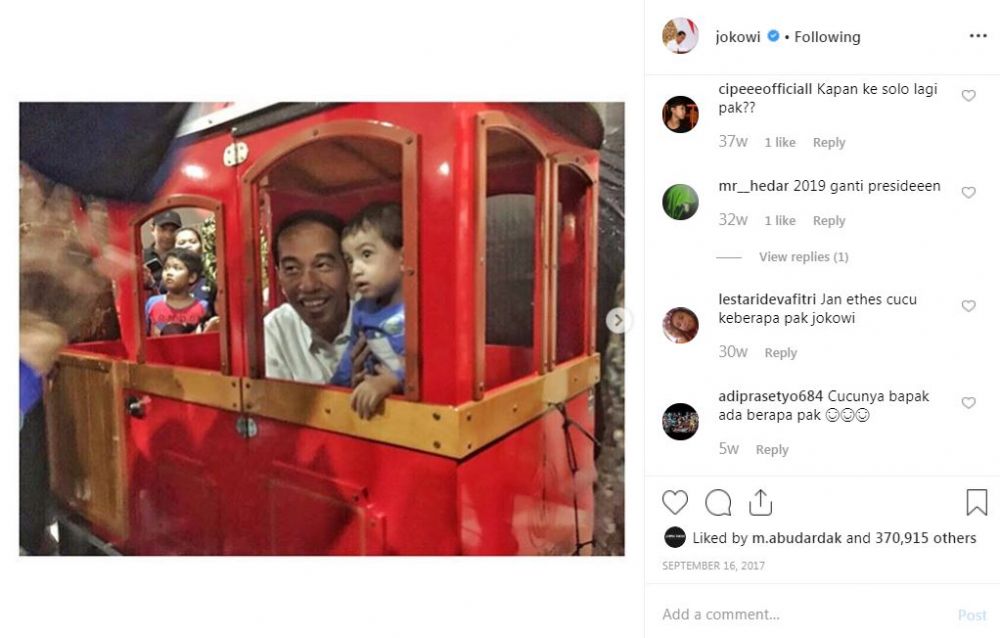 6 Permainan yang dilakukan Jokowi saat momong Jan Ethes