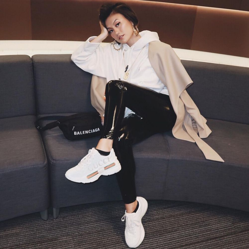  8 Seleb cantik jatuh ke pelukan atlet basket