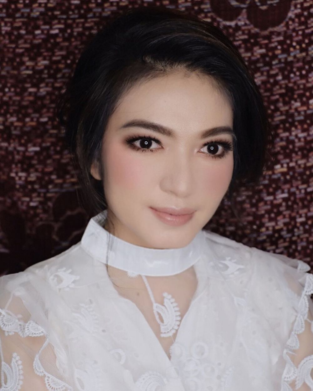 Dirias makeup artist, tampilan Selvi istri Gibran bikin pangling