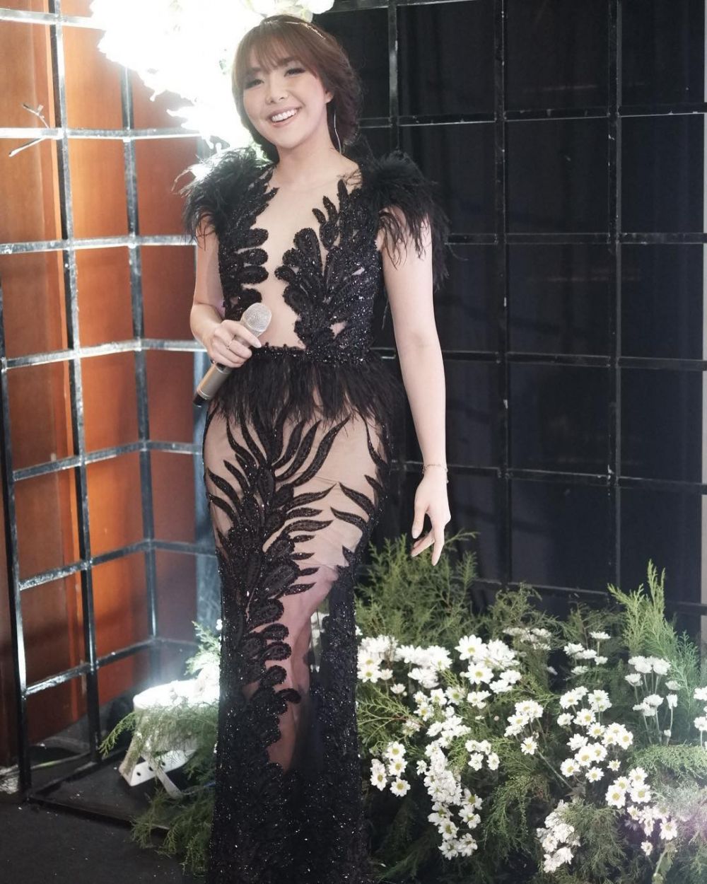 12 Gaun manggung Gisella Anastasia ini glamor dan memesona abis