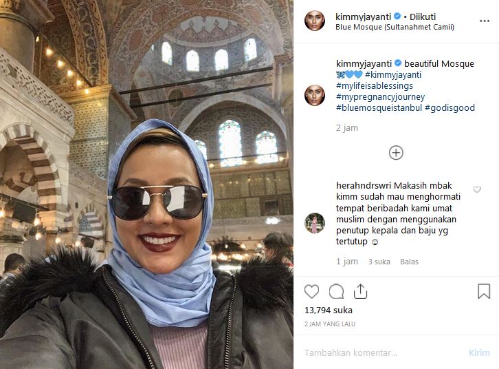 Berhijab kunjungi masjid di Turki, Kimmy Jayanti tuai pujian
