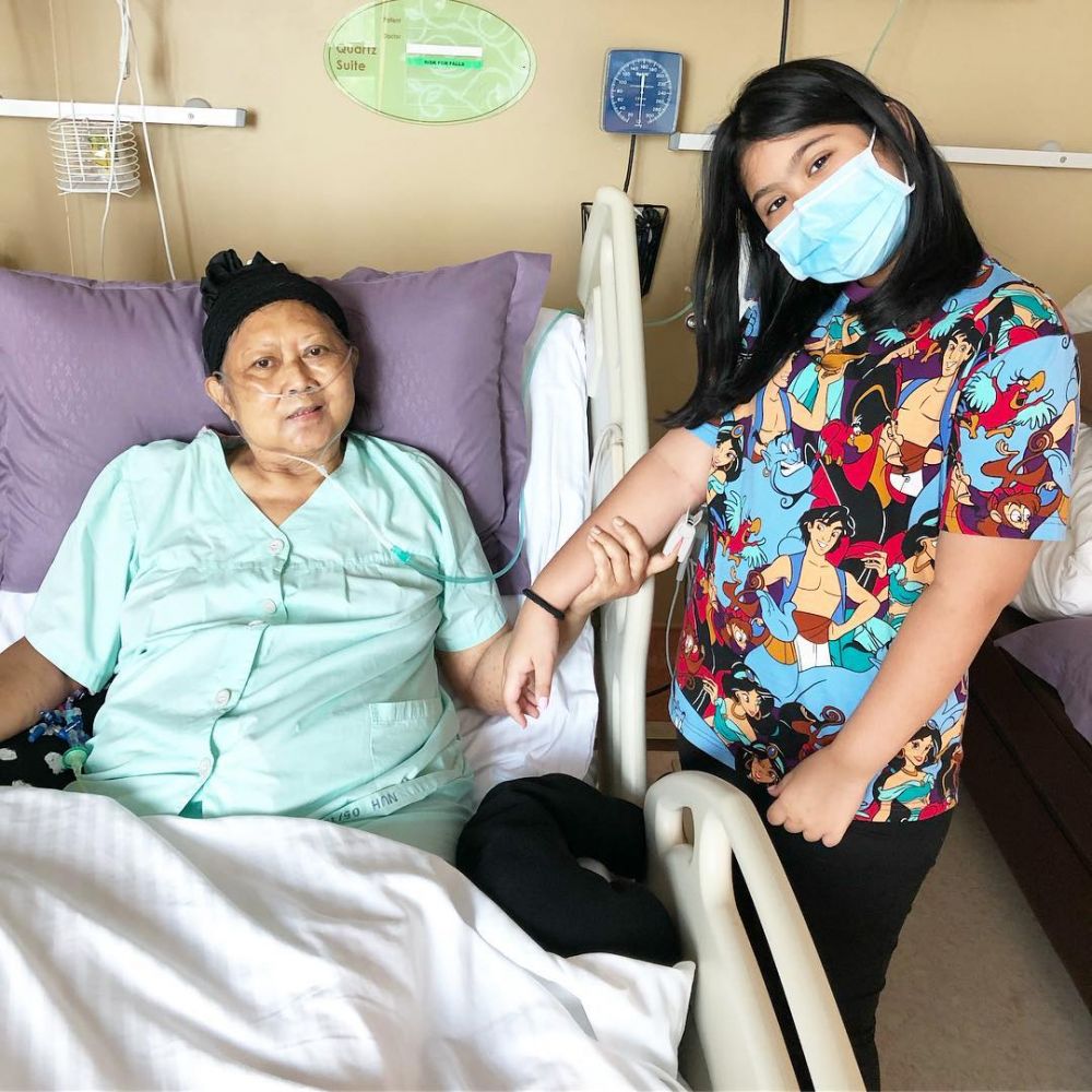 Sempat demam tinggi, Ani Yudhoyono keluar ICU ditemani sang cucu