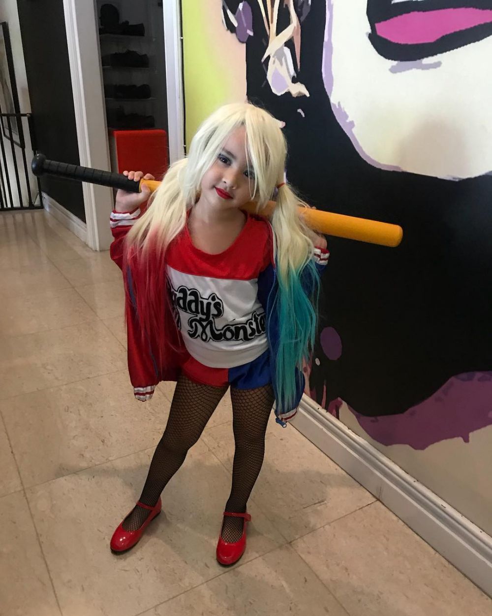 7 Potret cosplay Mikhayla Bakrie, ada yang tirukan Harley Quinn
