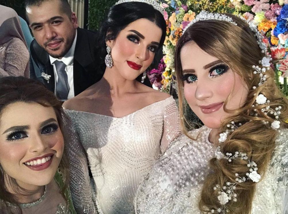 10 Potret kompak Tasya Farasya dan kembarannya, bak Barbie hidup