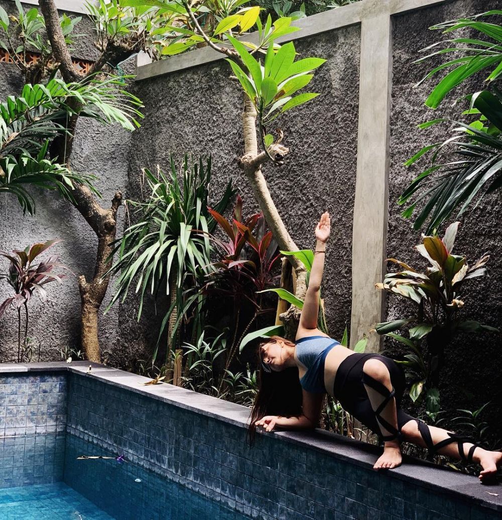 10 Potret liburan Salmafina Sunan di Bali, dikawal bodyguard