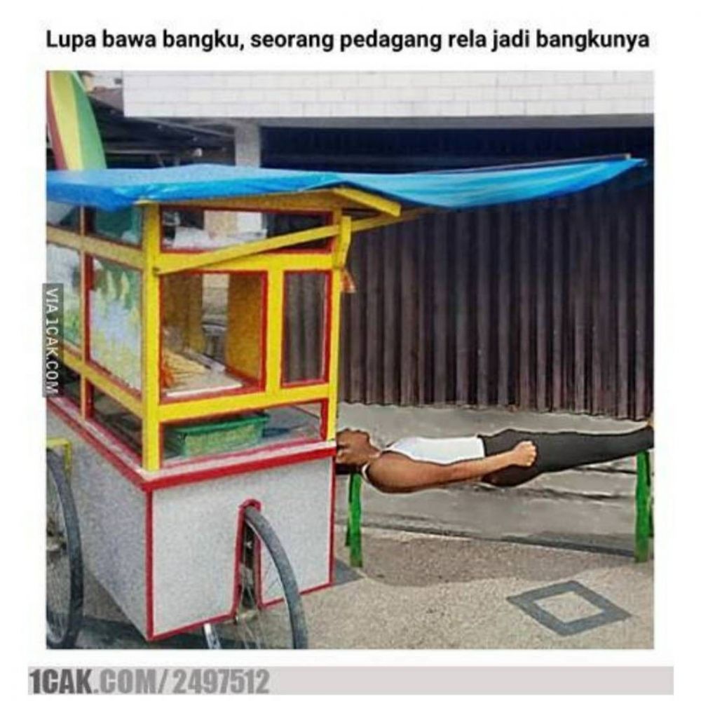12 Tingkah lucu orang saat jualan ini bikin geleng kepala