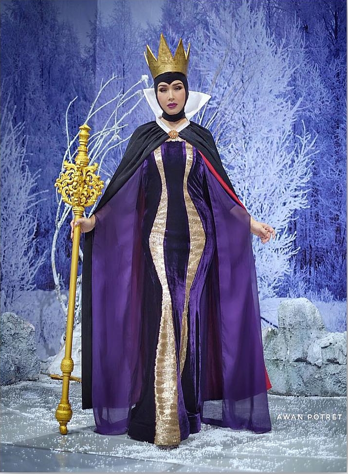 7 Gaya pemotretan Titi DJ ini bak dunia fantasi, bikin terpukau