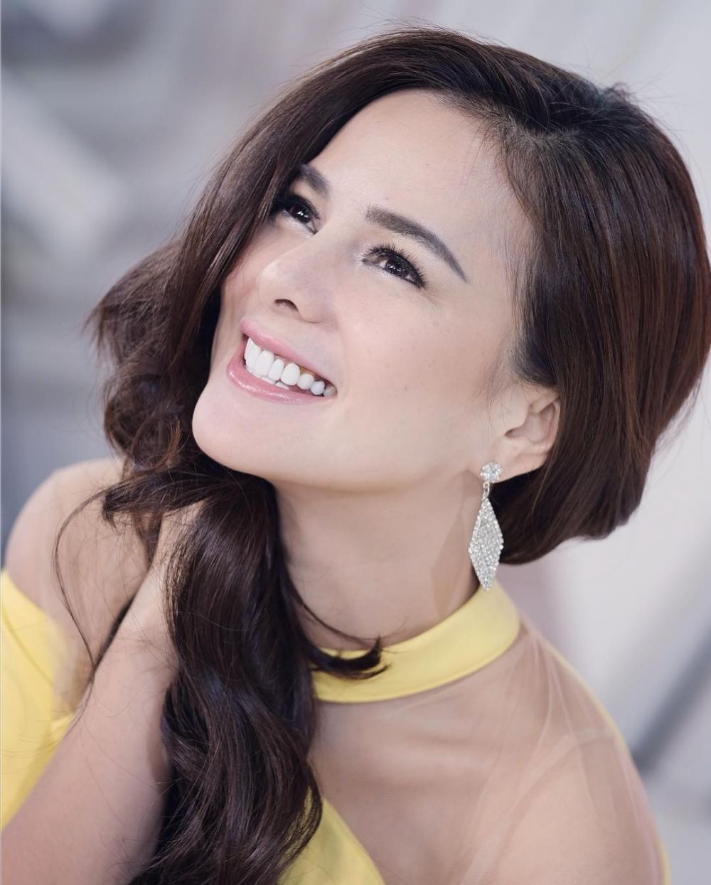 5 Rahasia cantik & awet muda Astrid Tiar meski sudah beranak dua