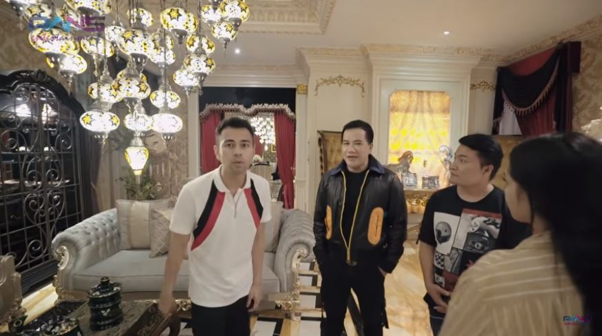 20 Penampakan rumah mewah 'Crazy Rich Pondok Indah', bergaya Turki