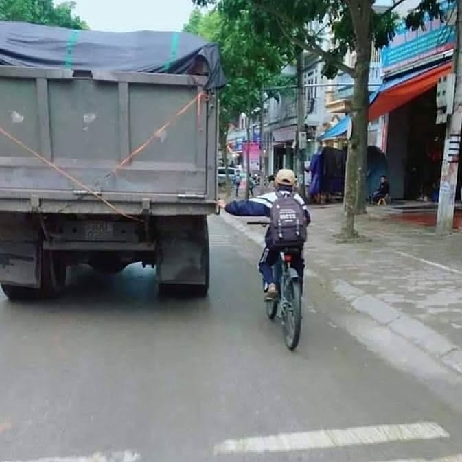11 Tingkah absurd siswa waktu pulang sekolah ini bikin ngelus dada