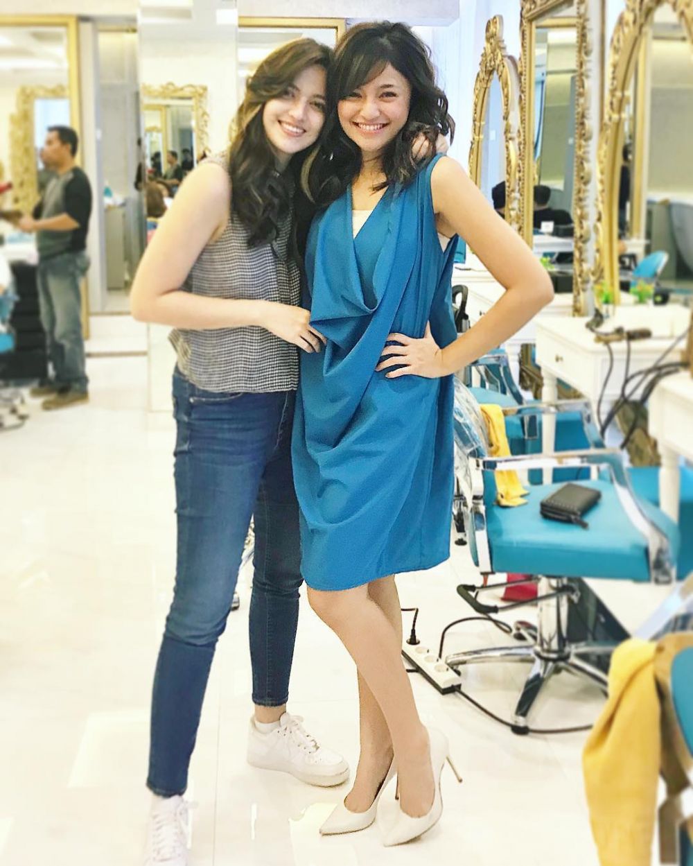 10 Potret ini buktikan Nia Ramadhani dan Marshanda sahabat dekat