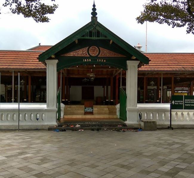 7 Masjid di Jogja dengan gaya arsitektur unik, ada mirip candi