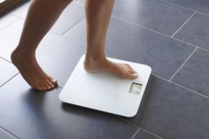 Kisah cewek pergoki pacarnya selingkuh pakai timbangan badan