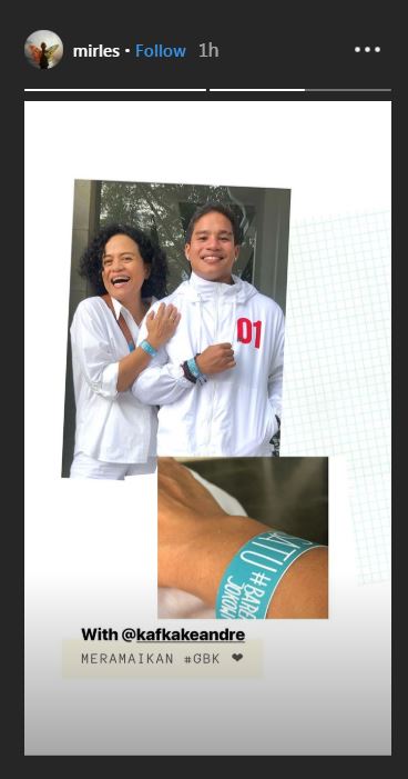 11 Gaya seleb ikut kampanye akbar Jokowi di GBK, serba putih