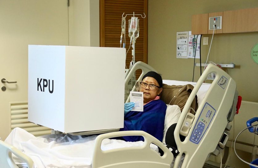 10 Momen Ani Yudhoyono nyoblos di Singapura, terbaring di atas ranjang