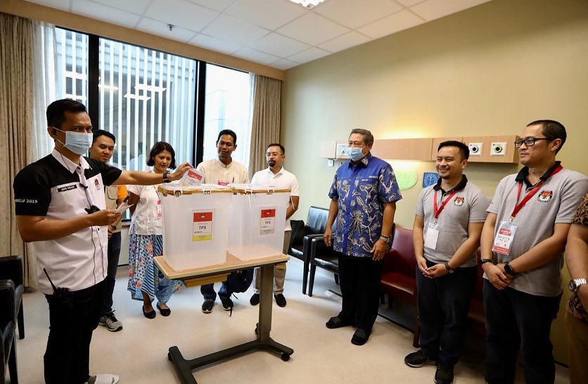 10 Momen Ani Yudhoyono nyoblos di Singapura, terbaring di atas ranjang