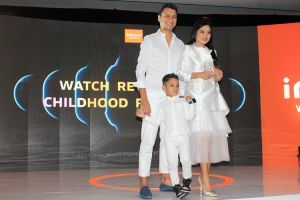 Pasangan selebritis ini pilih jam pintar untuk pantau pertumbuhan anak