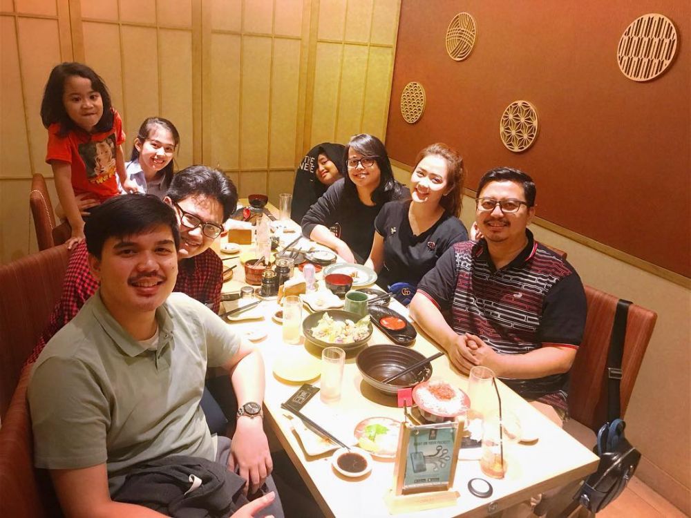 Pejuang LDM, ini 10 momen kebersamaan Vega Darwanti dan keluarga