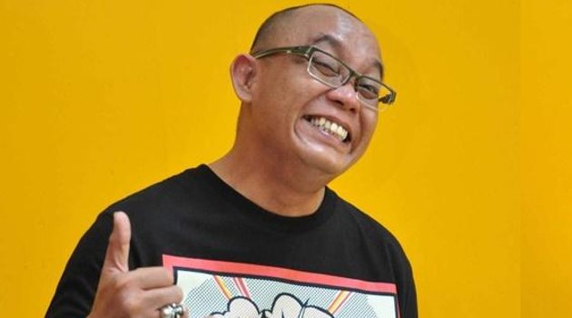 Tak banyak yang tahu, 10 seleb ini punya istri lebih dari satu