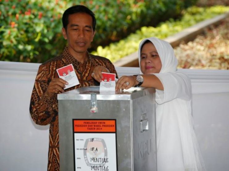 Gaya Jokowi nyoblos dari masa ke masa, sejak Pilkada Solo