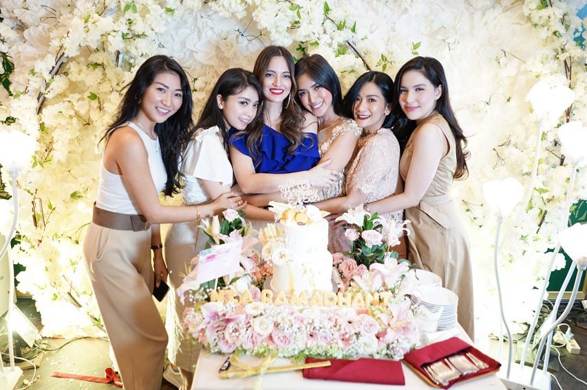 10 Momen ulang tahun Nia Ramadhani ke-29, penuh kejutan dari suami