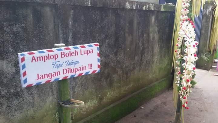 11 Pesan lucu untuk tamu pernikahan ini bikin tepuk jidat