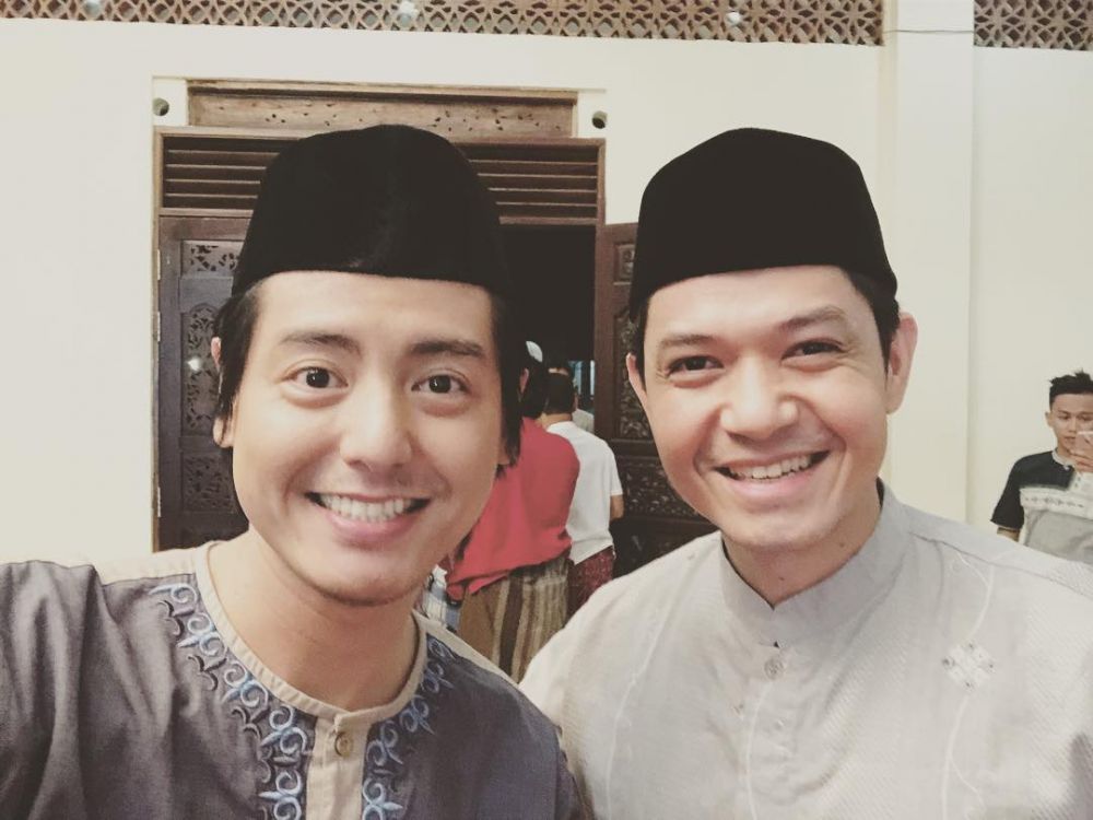 8 Potret Roger Danuarta ikut pengajian, makin mantap berhijrah