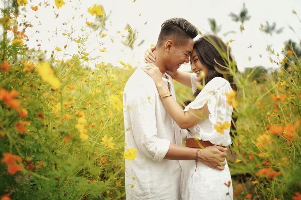 6 Potret prewedding Siti Badriah & Krisjana, romantis abis