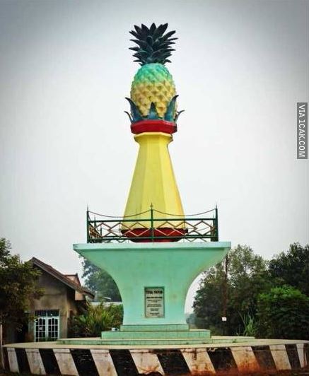 10 Tugu peringatan di Indonesia ini uniknya bikin senyum simpul