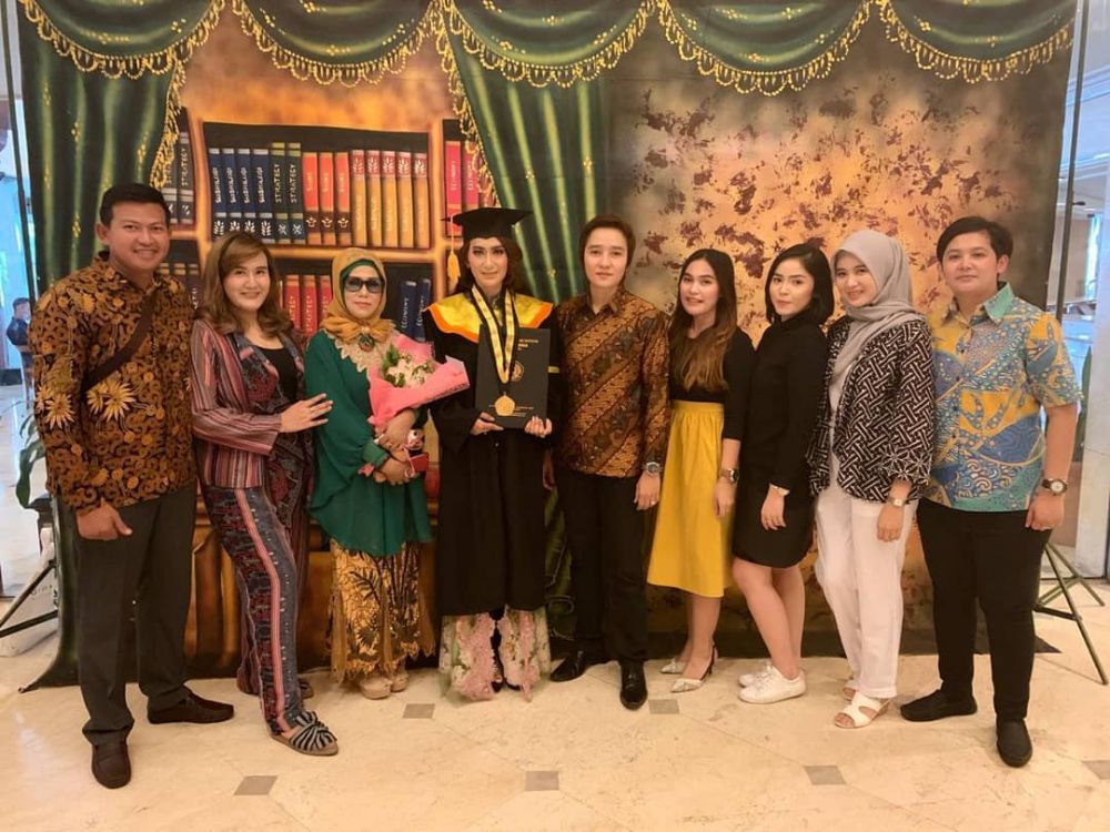 10 Potret pacar baru Lucinta Luna, wajahnya jadi sorotan