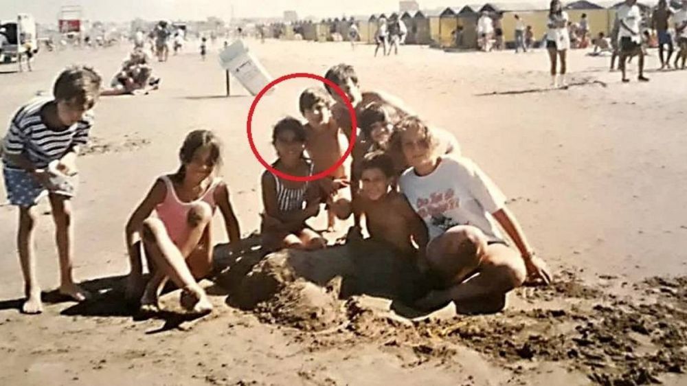 Viral, foto lawas Messi usia 10 tahun bareng istrinya tahun 1998