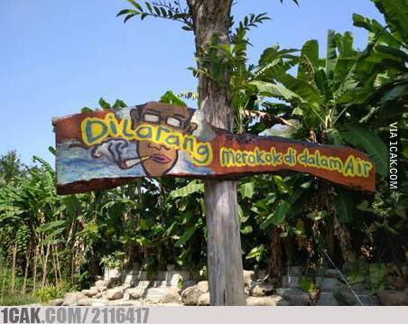 12 Peringatan dilarang merokok ini kocak, malah bikin senyum kecut