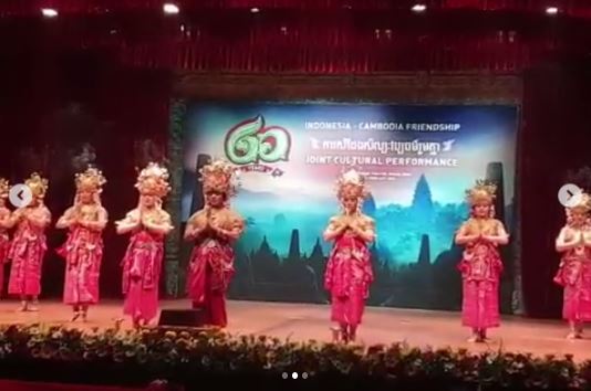 7 Momen Syandria Kameron saat menari, ikuti jejak Guruh Soekarno