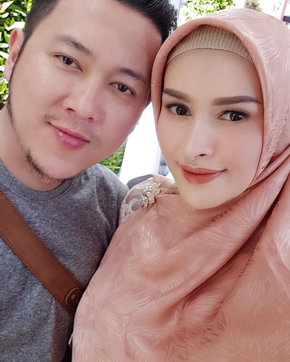 10 Potret mesra Richie Five Minutes & istri usai isu selingkuh