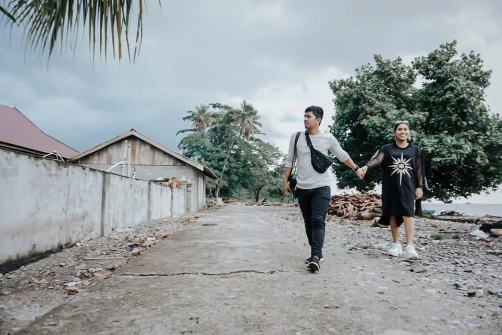 Usai dikabarkan cerai, ini 8 potret mesra Evi Masamba & suami