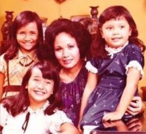 8 Potret masa kecil Jennifer Jill istri Ajun Perwira, imut abis
