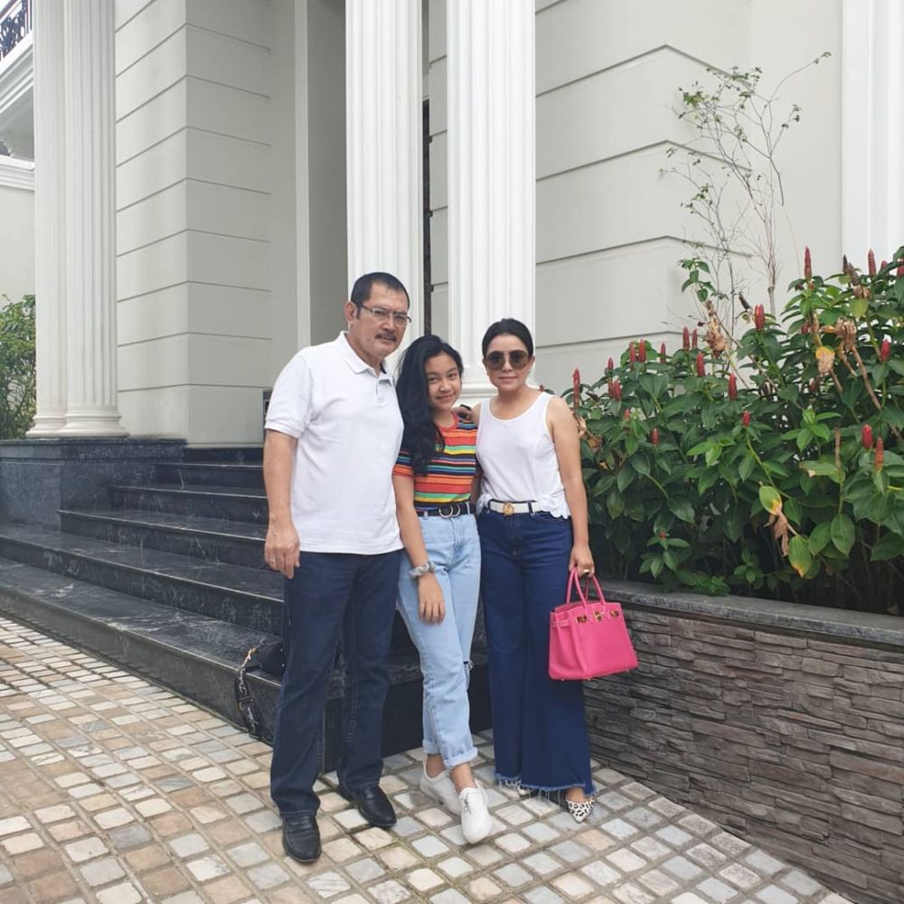 8 Momen manis Bambang Trihatmodjo & Khirani, ayah idaman