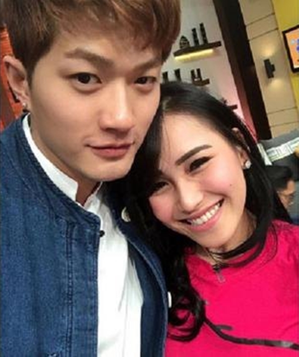 Kelewat mesra, momen Ayu Ting Ting bareng 6 cowok ini dikritik